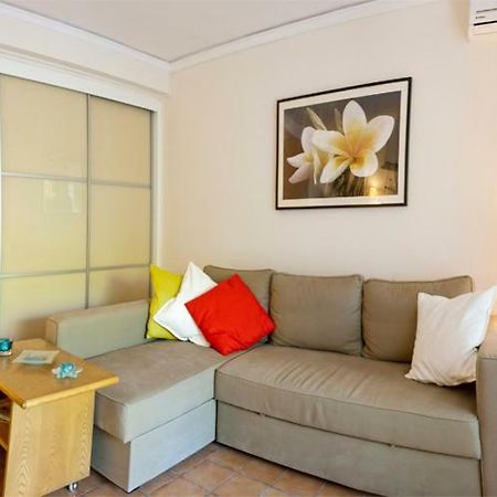 Comfortable Garden Apt Near Vouliagmeni Beach Athén Kültér fotó