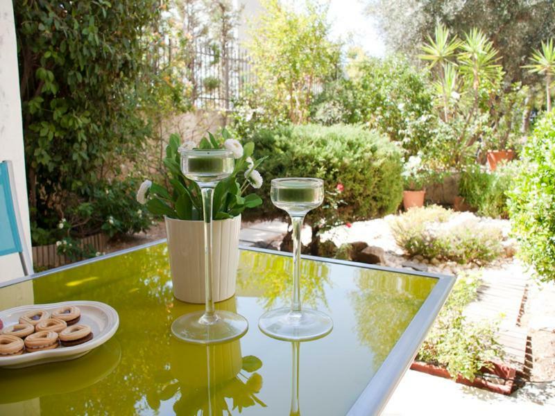Comfortable Garden Apt Near Vouliagmeni Beach Athén Kültér fotó