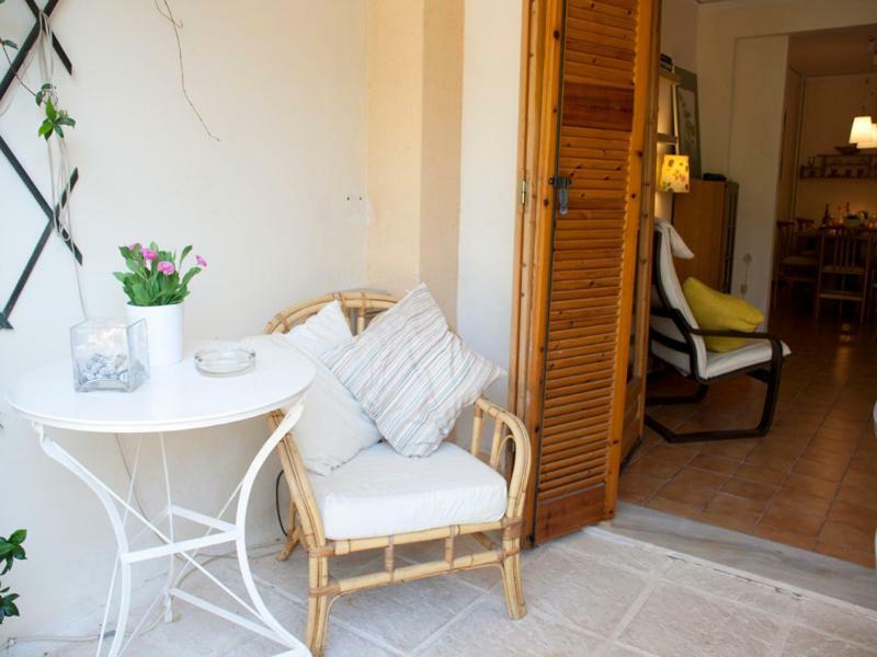 Comfortable Garden Apt Near Vouliagmeni Beach Athén Kültér fotó