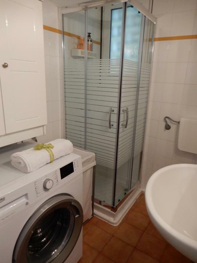 Comfortable Garden Apt Near Vouliagmeni Beach Athén Kültér fotó